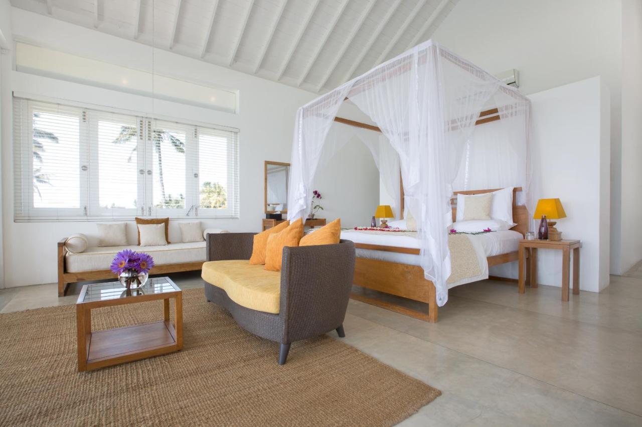 Sri Sharavi Beach Villas & Spa - With 43 Metre Saltwater Infinity Pool Mirissa Extérieur photo