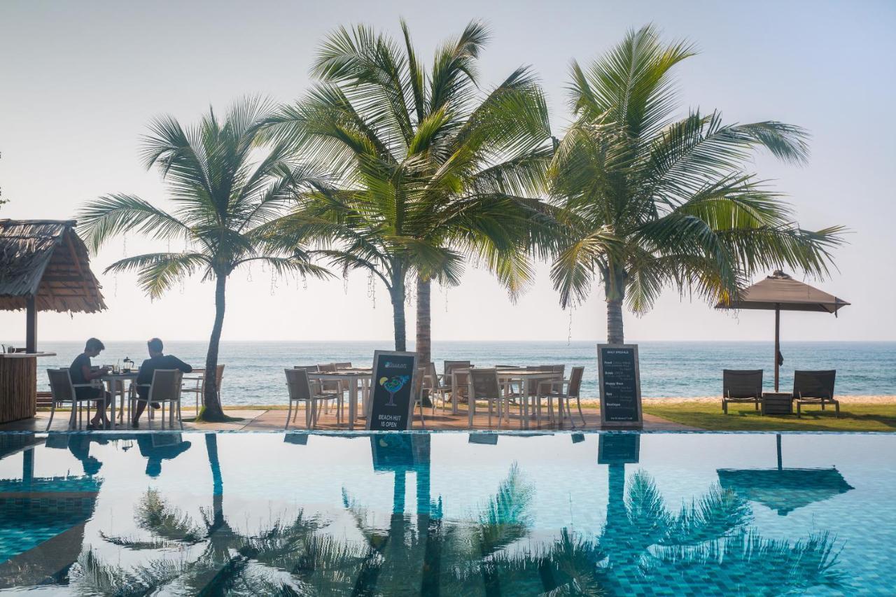 Sri Sharavi Beach Villas & Spa - With 43 Metre Saltwater Infinity Pool Mirissa Extérieur photo