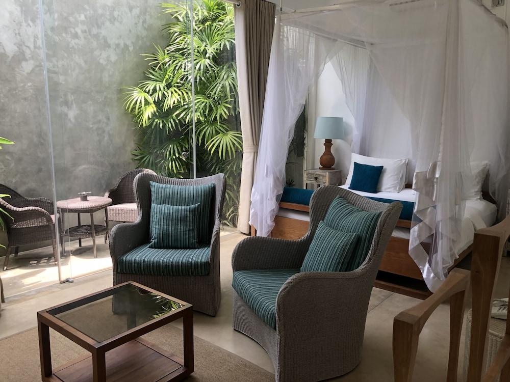 Sri Sharavi Beach Villas & Spa - With 43 Metre Saltwater Infinity Pool Mirissa Extérieur photo