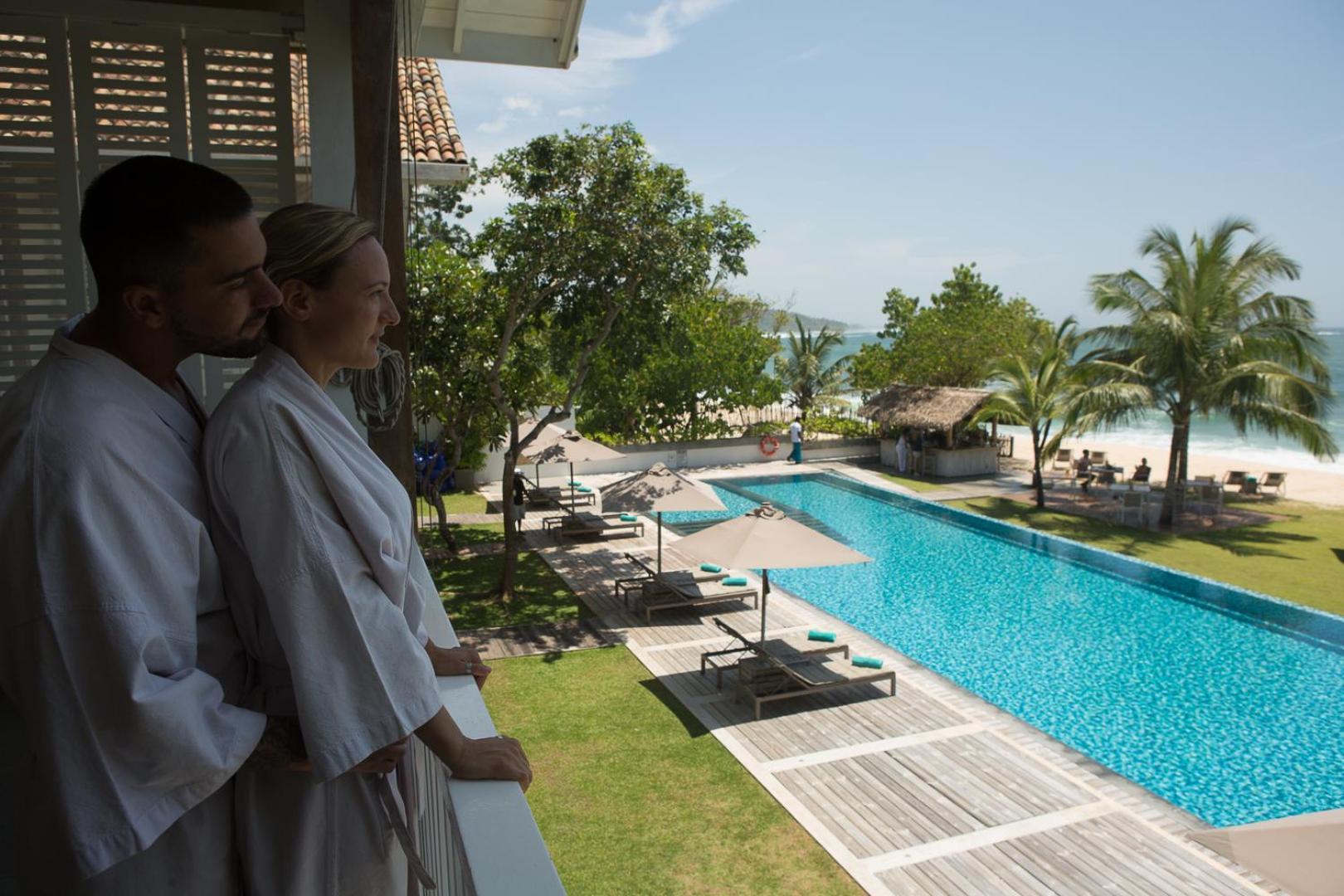Sri Sharavi Beach Villas & Spa - With 43 Metre Saltwater Infinity Pool Mirissa Extérieur photo