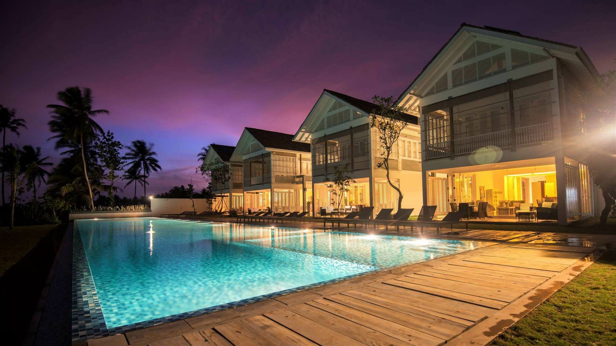 Sri Sharavi Beach Villas & Spa - With 43 Metre Saltwater Infinity Pool Mirissa Extérieur photo