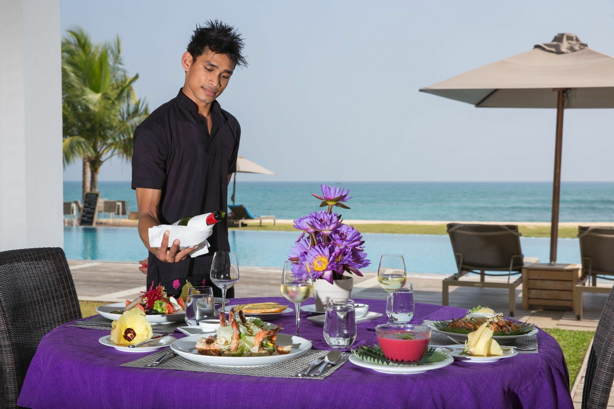 Sri Sharavi Beach Villas & Spa - With 43 Metre Saltwater Infinity Pool Mirissa Extérieur photo